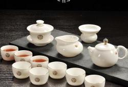 羊脂玉茶具与陶瓷的区别是什么(羊脂玉瓷茶具的优缺点)